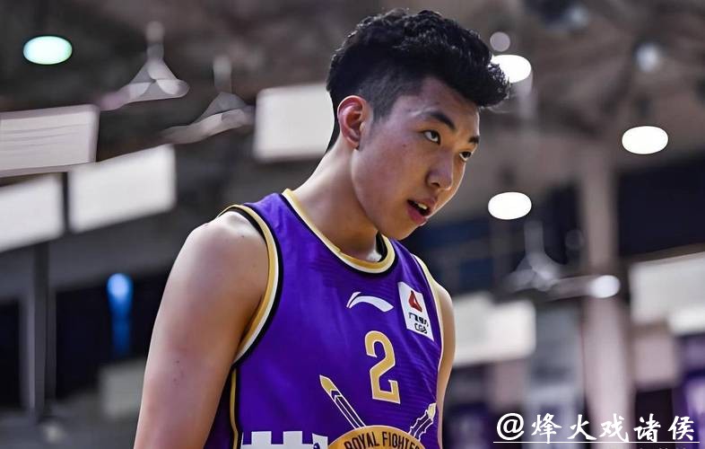 饭圈推捧廖三宁与庞峥麟成巨星，造星运动导致广西球迷迷失自我